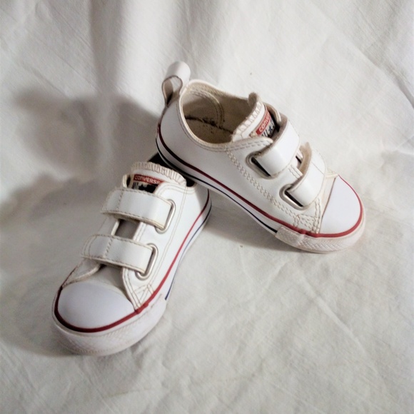 {keywor d} converse velcro